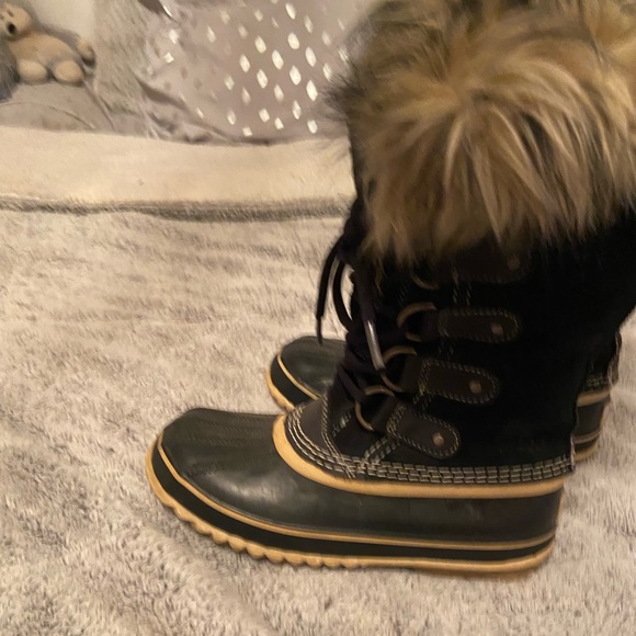 Sorel Joan of Arctic Winter Boots - Picture 2 of 6